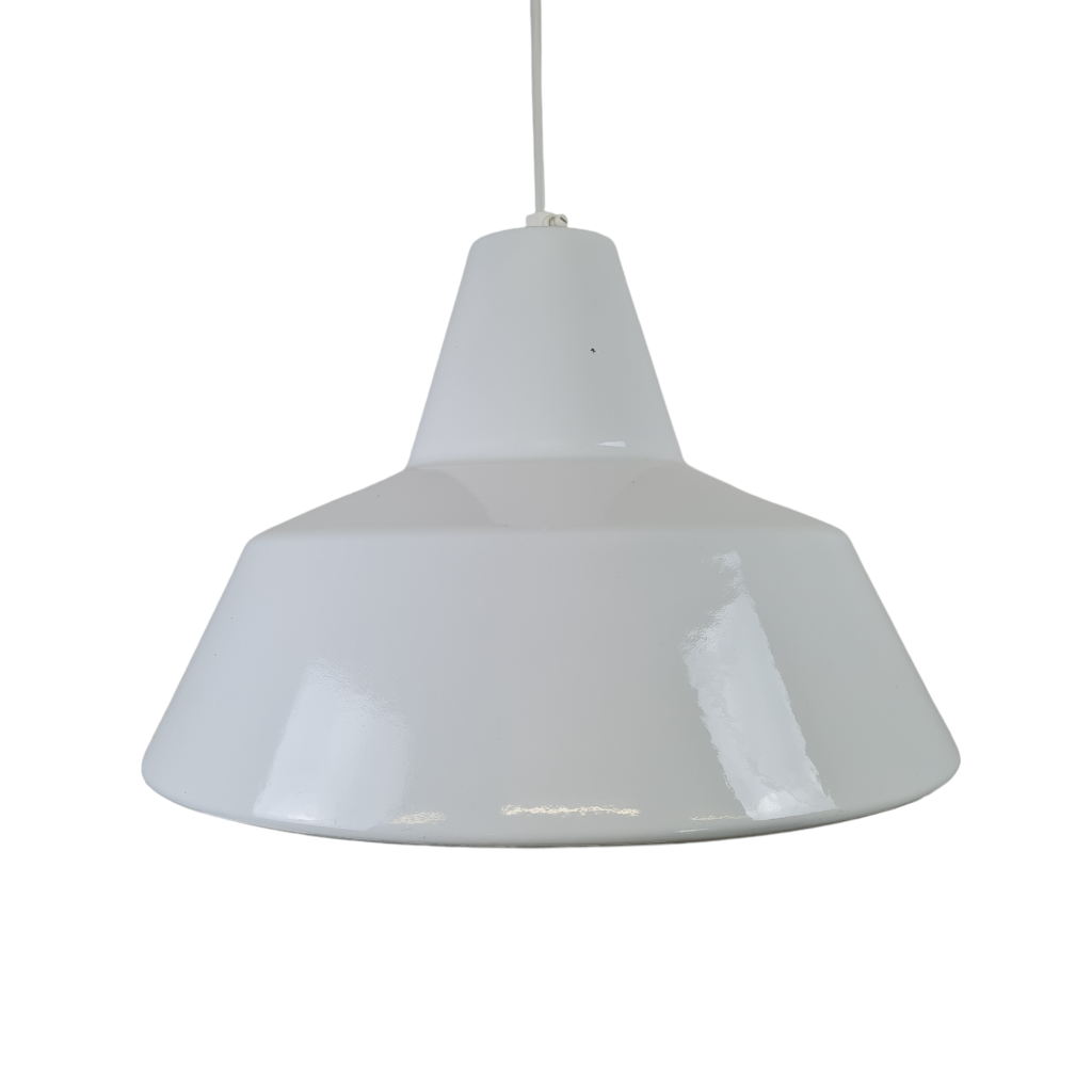 Workshop pendant | Louis Poulsen | White enameled metal