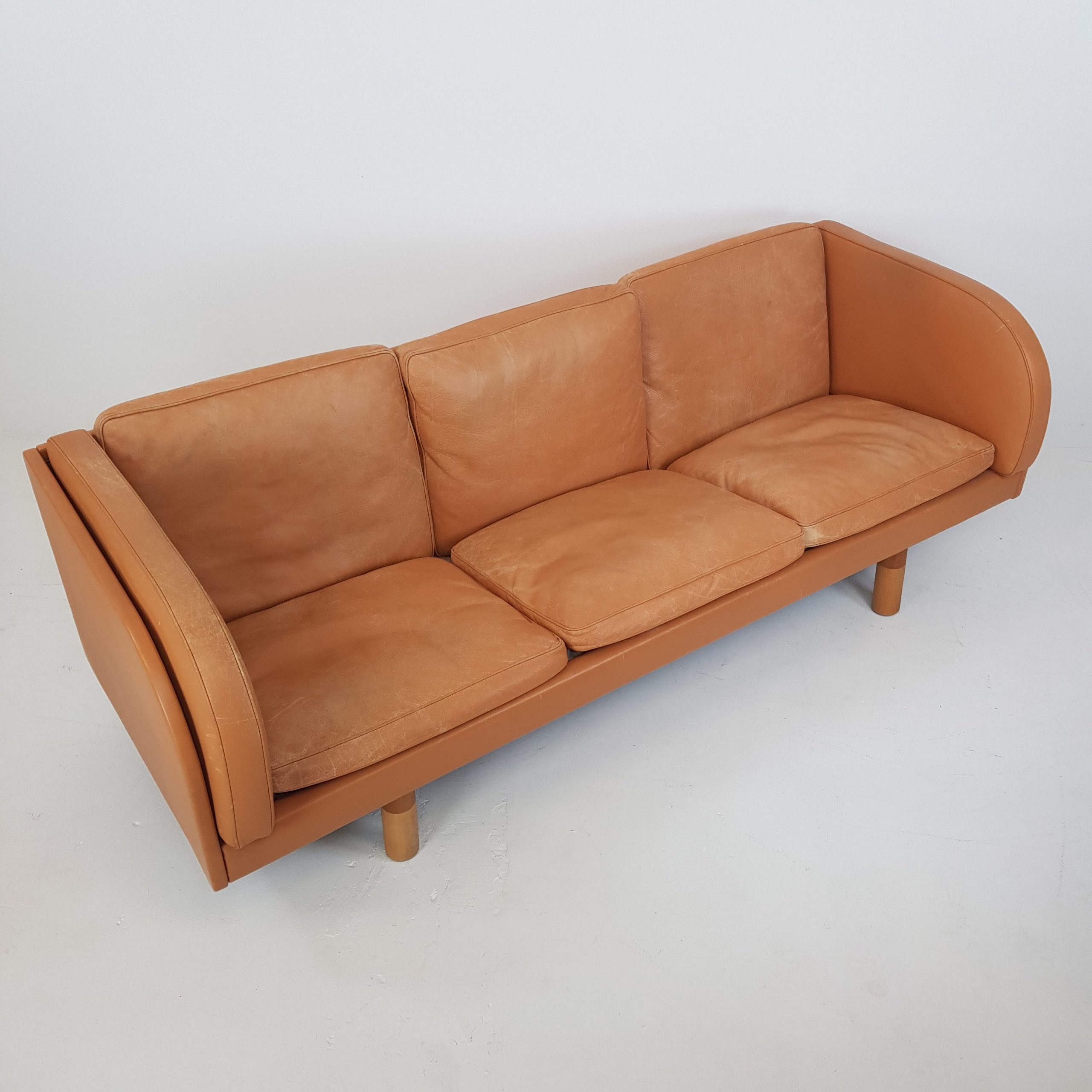 Sofa Erik Jørgensen Lys cognac farve læder Eg & teak Retrofabrikken