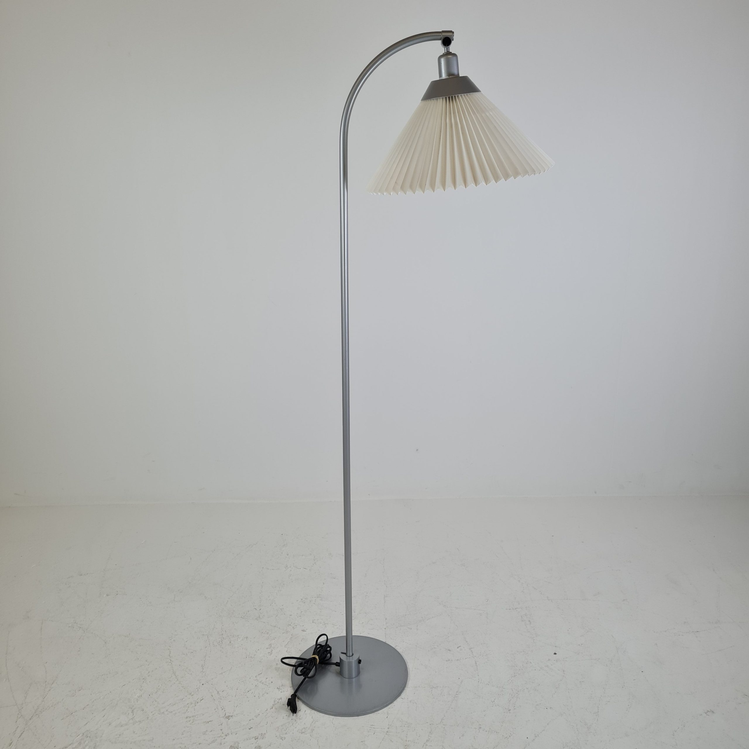 Gulvlampe model 368 | Flemming Agger | Klint Retrofabrikken