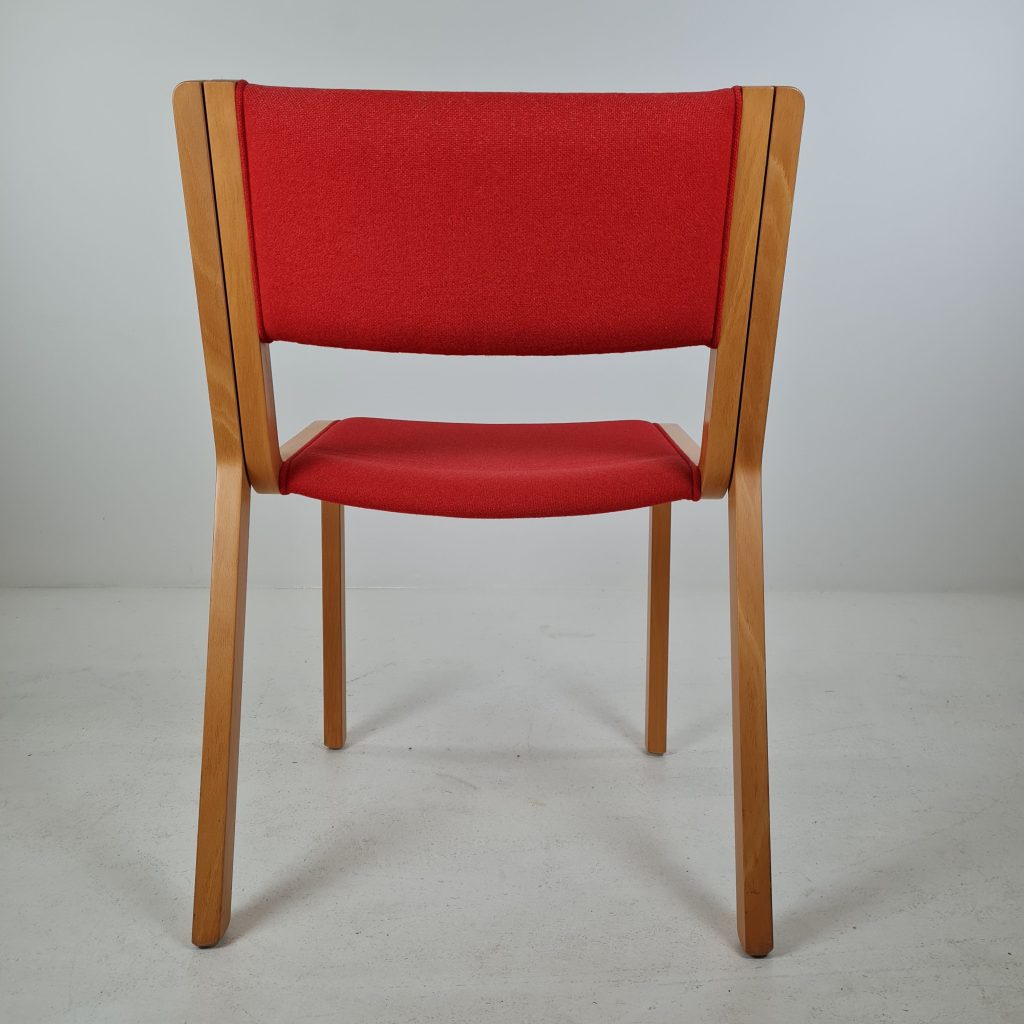 Stol model 45 | Rød uld | Magnus Olesen | Rud Thygesen og Johnny ...