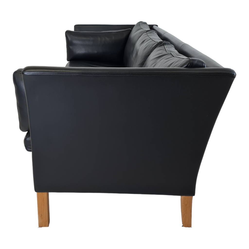 3 personers Sofa Takashi Okamura and Erik Marquardsen Skipper