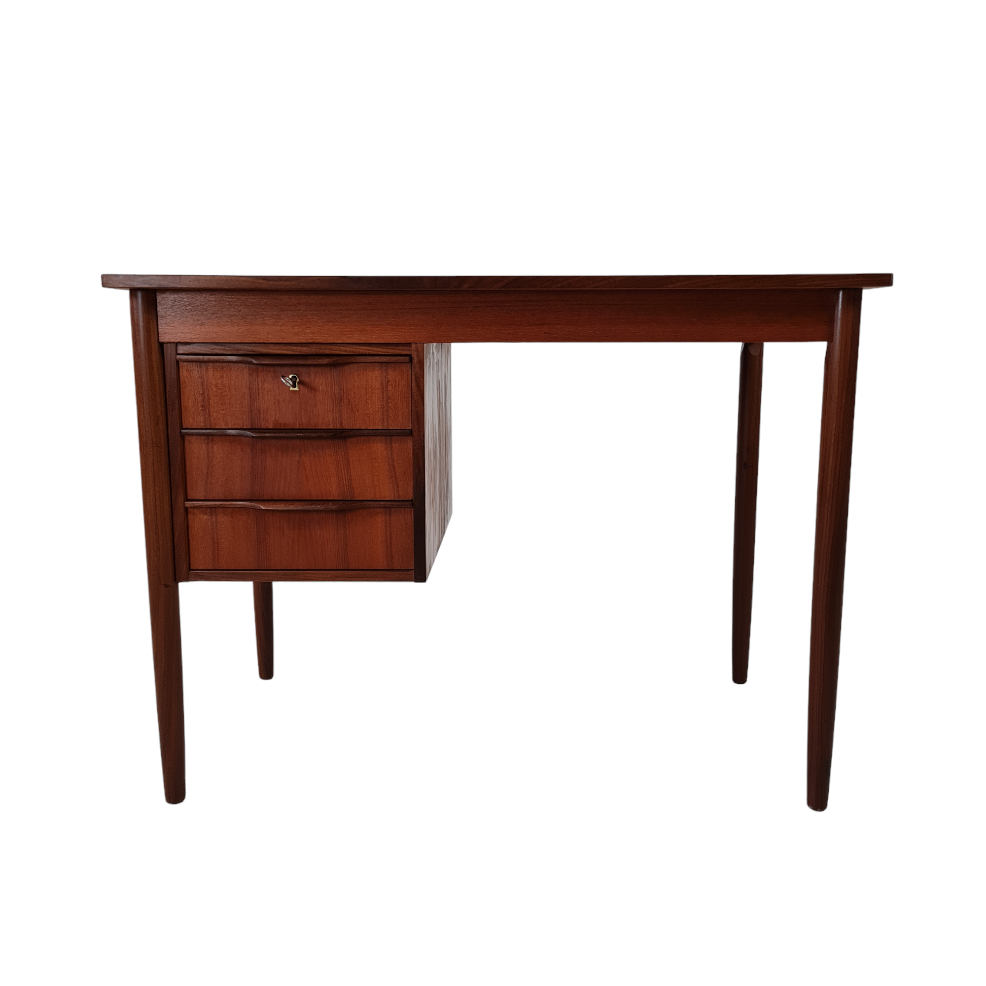 https://retrofabrikken.dk/wp-content/uploads/2023/09/5089-Dameskrivebord-med-3-skuffer-Dansk-design-Teak-retrofabrikken-6.png