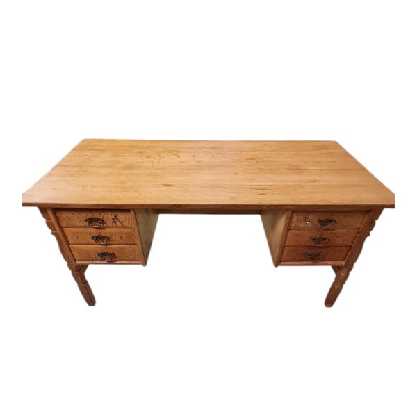 Fritstående skrivebord med 6 skuffer | Dansk design | Eg