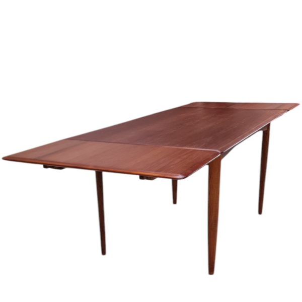 Spisebord med 2 skjulte tillægsplader | Dansk design | Slagelse Møbelværk | Teak og eg