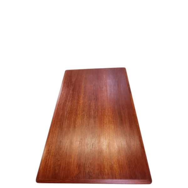Spisebord med 2 skjulte tillægsplader | Dansk design | Slagelse Møbelværk | Teak og eg