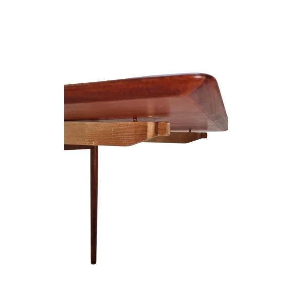 Spisebord med 2 skjulte tillægsplader | Dansk design | Slagelse Møbelværk | Teak og eg