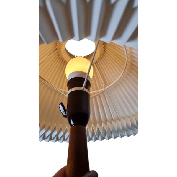 Bordlampe med plisseret skærm | Dansk design | Teak