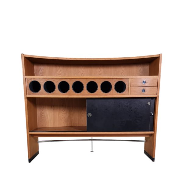 Bar | Erik Buck | Dyrlund | Eg & Sort formica