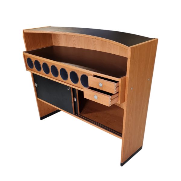 Bar | Erik Buck | Dyrlund | Eg & Sort formica