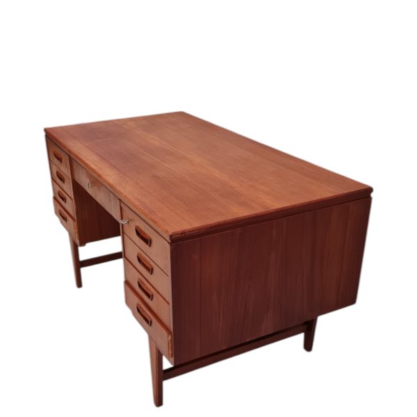 Skrivebord med 9 skuffer | Dansk design | Teak