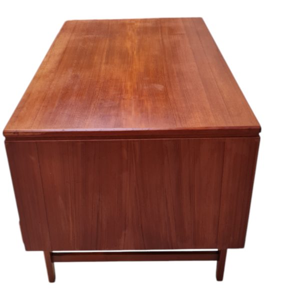 Skrivebord med 9 skuffer | Dansk design | Teak