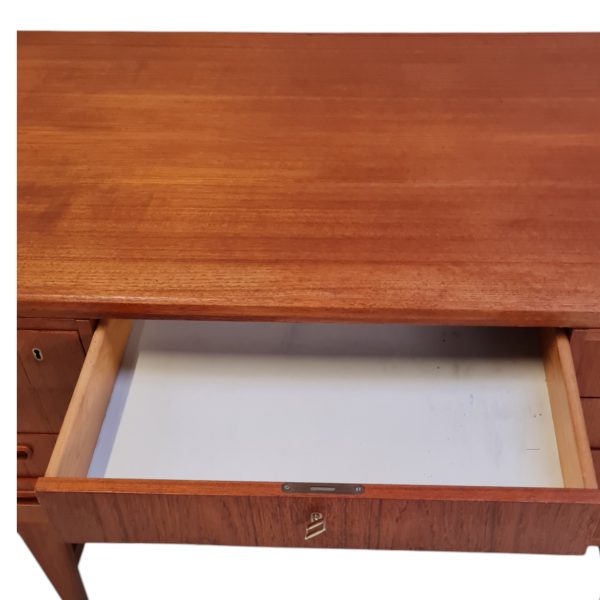 Skrivebord med 9 skuffer | Dansk design | Teak