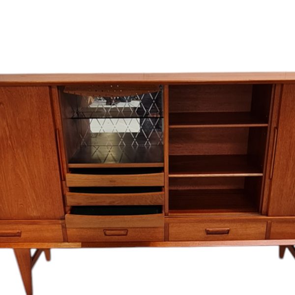 Skænk med 4 låger og 4 skuffer i front | Dansk design | Teak