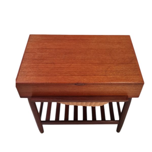 Sybord på hjul med 1 skuffe og garnkurv | Dansk design | Teak