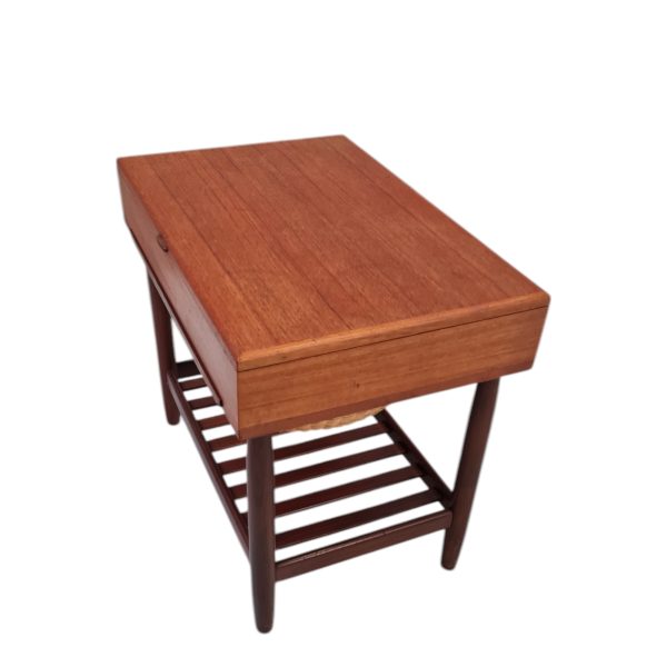 Sybord på hjul med 1 skuffe og garnkurv | Dansk design | Teak