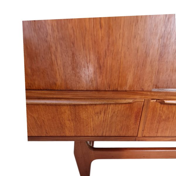Skænk med 4 låger og 4 skuffer | Dansk design | Teak