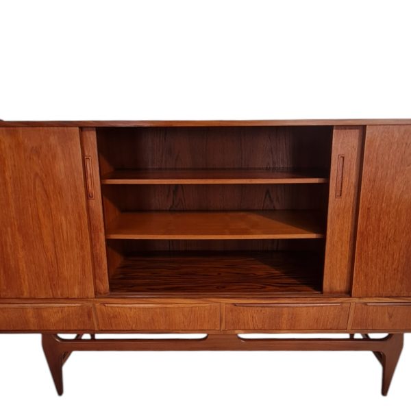 Skænk med 4 låger og 4 skuffer | Dansk design | Teak