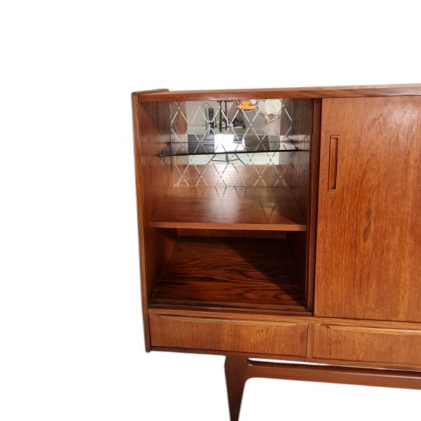 Skænk med 4 låger og 4 skuffer | Dansk design | Teak