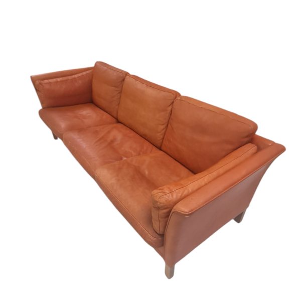 3Personers sofa model MH 2225 | Mogens Hansen | Cognagfarvet læder og ben af eg