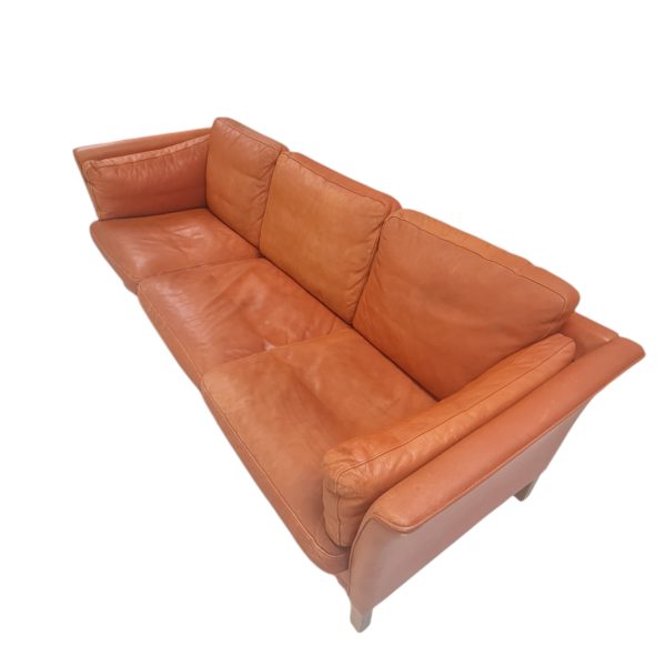 3Personers sofa model MH 2225 | Mogens Hansen | Cognagfarvet læder og ben af eg
