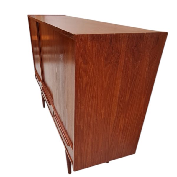 Stor skænk med 3 låger og 3 skuffer | Dansk design | Teak