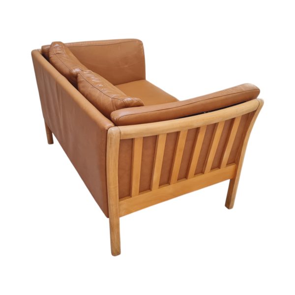 2 Personers tremmesofa | Dansk design |  Eg & Nougatfarvet læder
