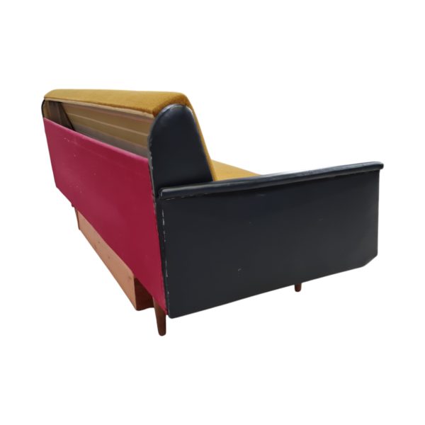 Daybed med underliggende skuffe | Dansk design | Udført i uld og sort kunstlæder