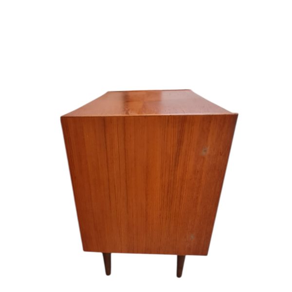 Lille skab med to skydelåger | Dansk design | Teak