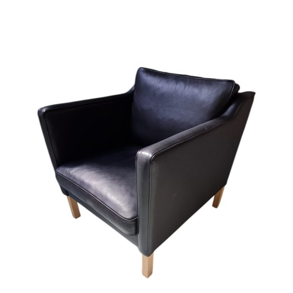 Lænestol model "Savoy" | Dansk design | Sort læder og ben i bøg