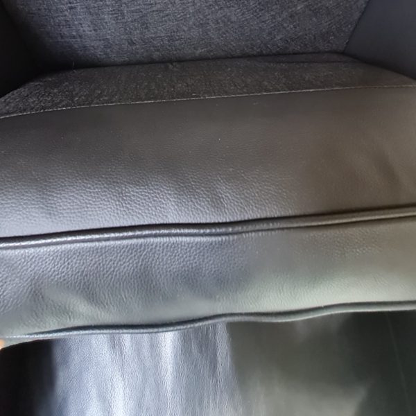 Lænestol model "Savoy" | Dansk design | Sort læder og ben i bøg