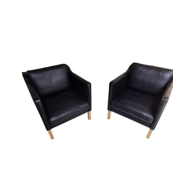 Lænestol model "Savoy" | Dansk design | Sort læder og ben i bøg