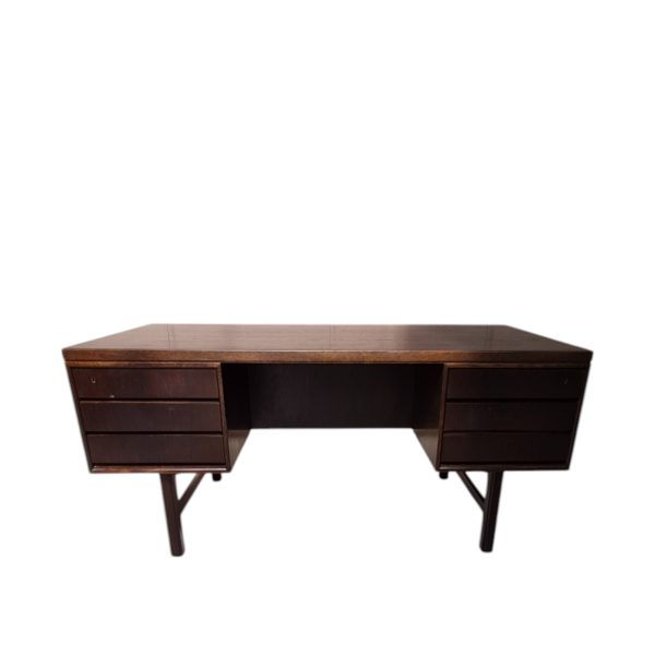 Fritstående skrivebord model 76 | Gunni Omann | Omann Junior | Bejdset eg