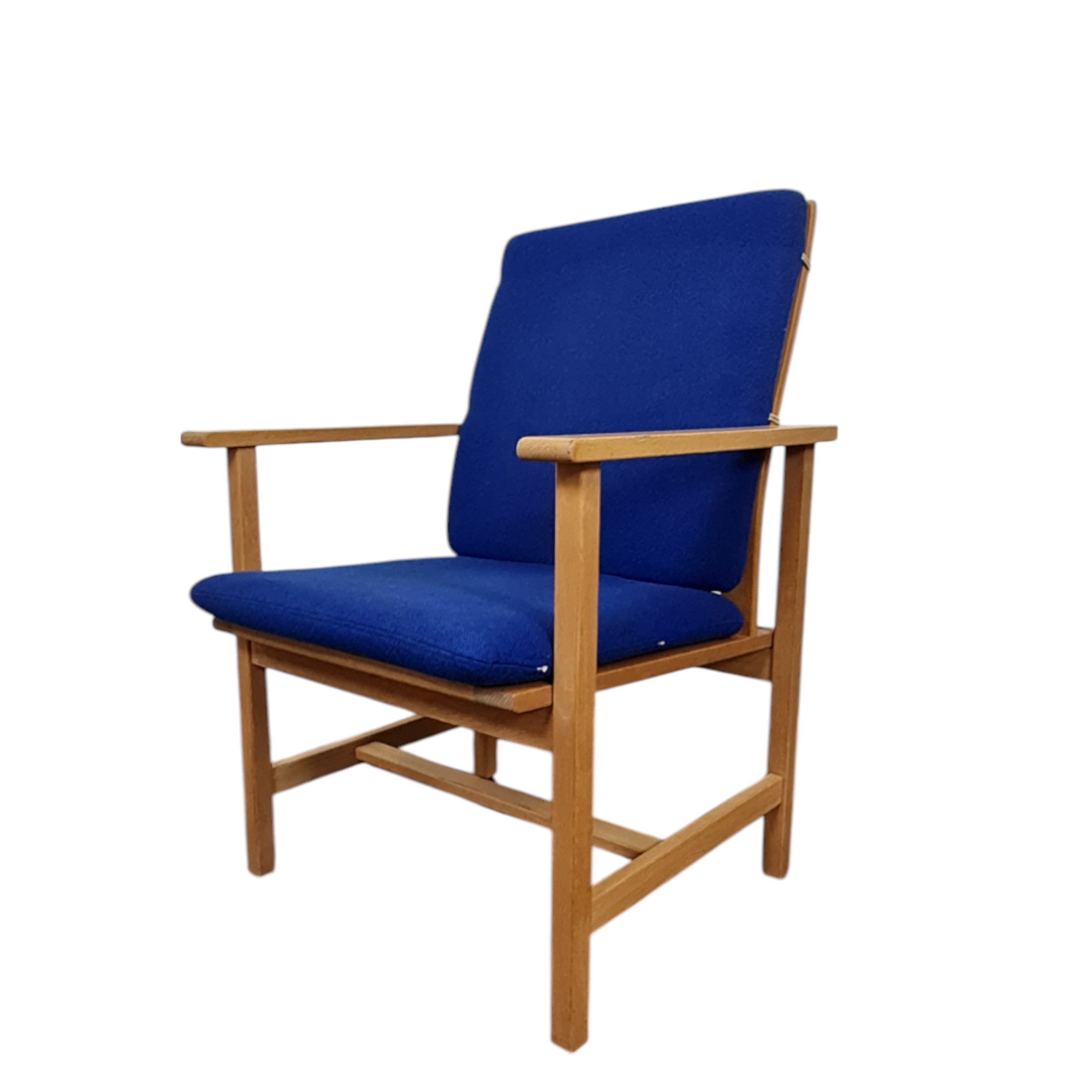 Armstol model 2257 | Børge Mogensen | Fredericia Furniture | Lakeret bøg blå uld