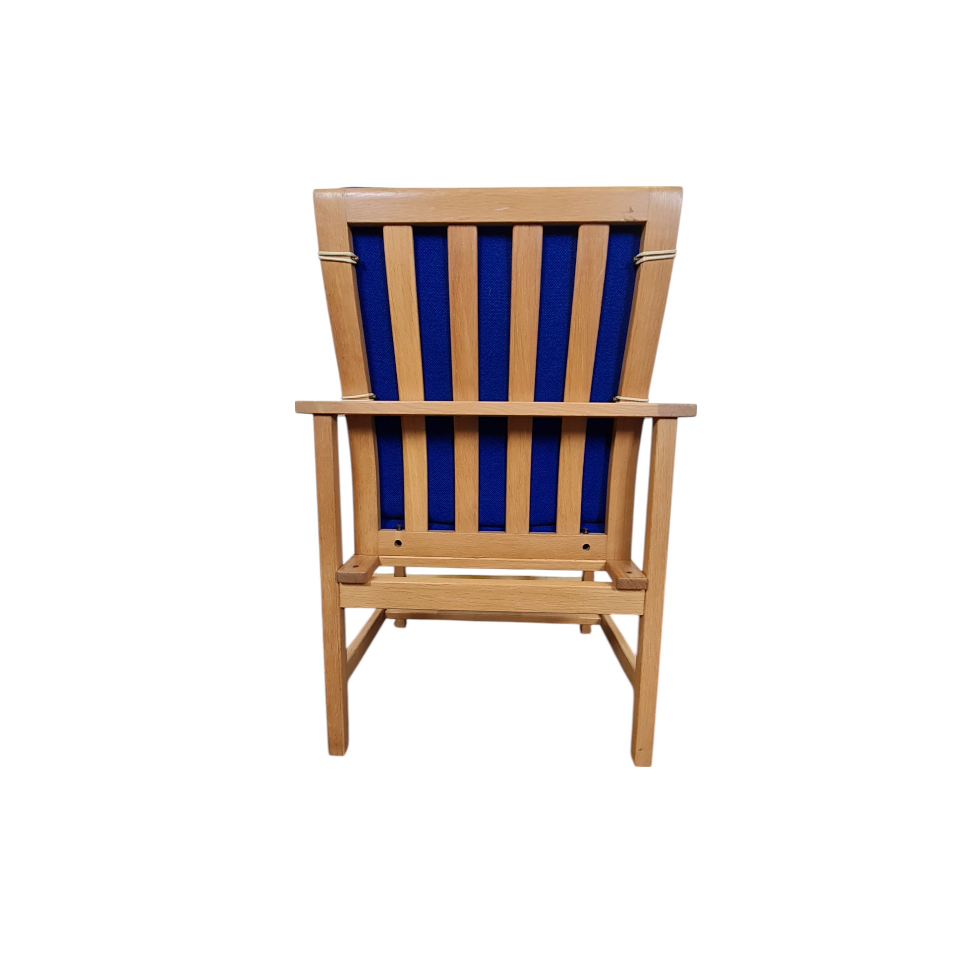 Armstol model 2257 | Børge Mogensen | Fredericia Furniture | Lakeret bøg blå uld