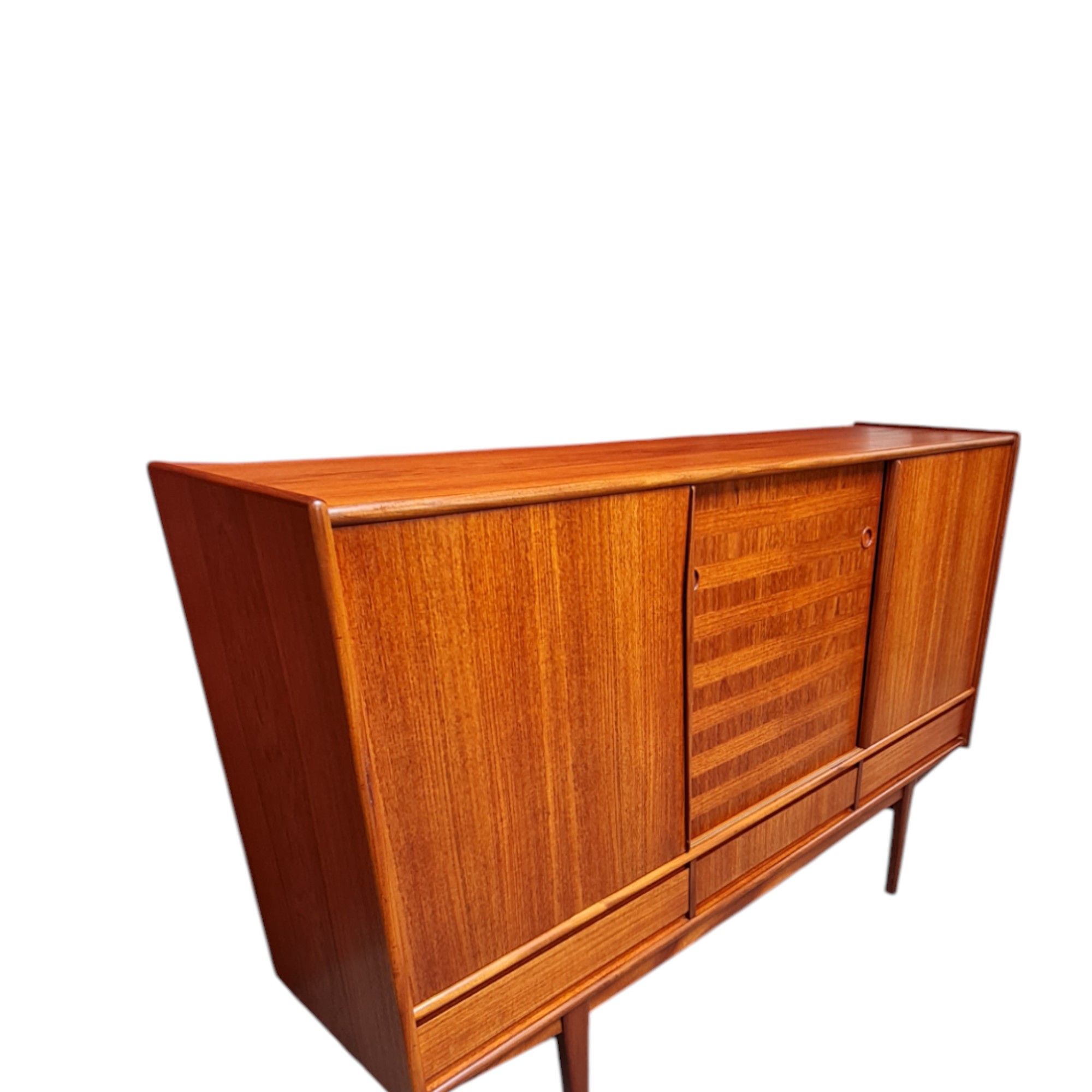 Skænk med 3 låger og 3 skuffer i front | Dansk design | Teak