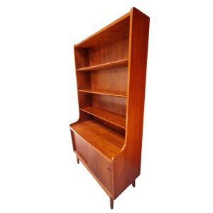 Nexø reol med hylder samt to låger | Johannes Sorth | Nexø Møbelfabrik, Bornholm | Teak