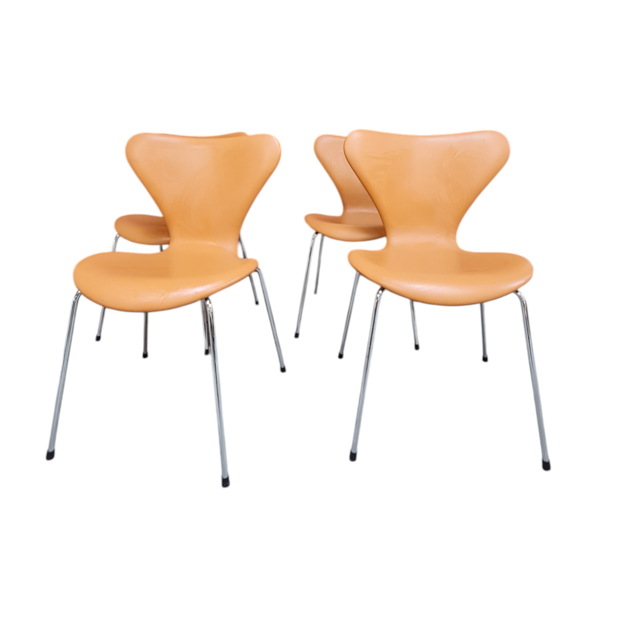 4 Spisebordsstole model 3107 | Arne Jacobsen | Fritz Hansen | Nougatfarvet læder