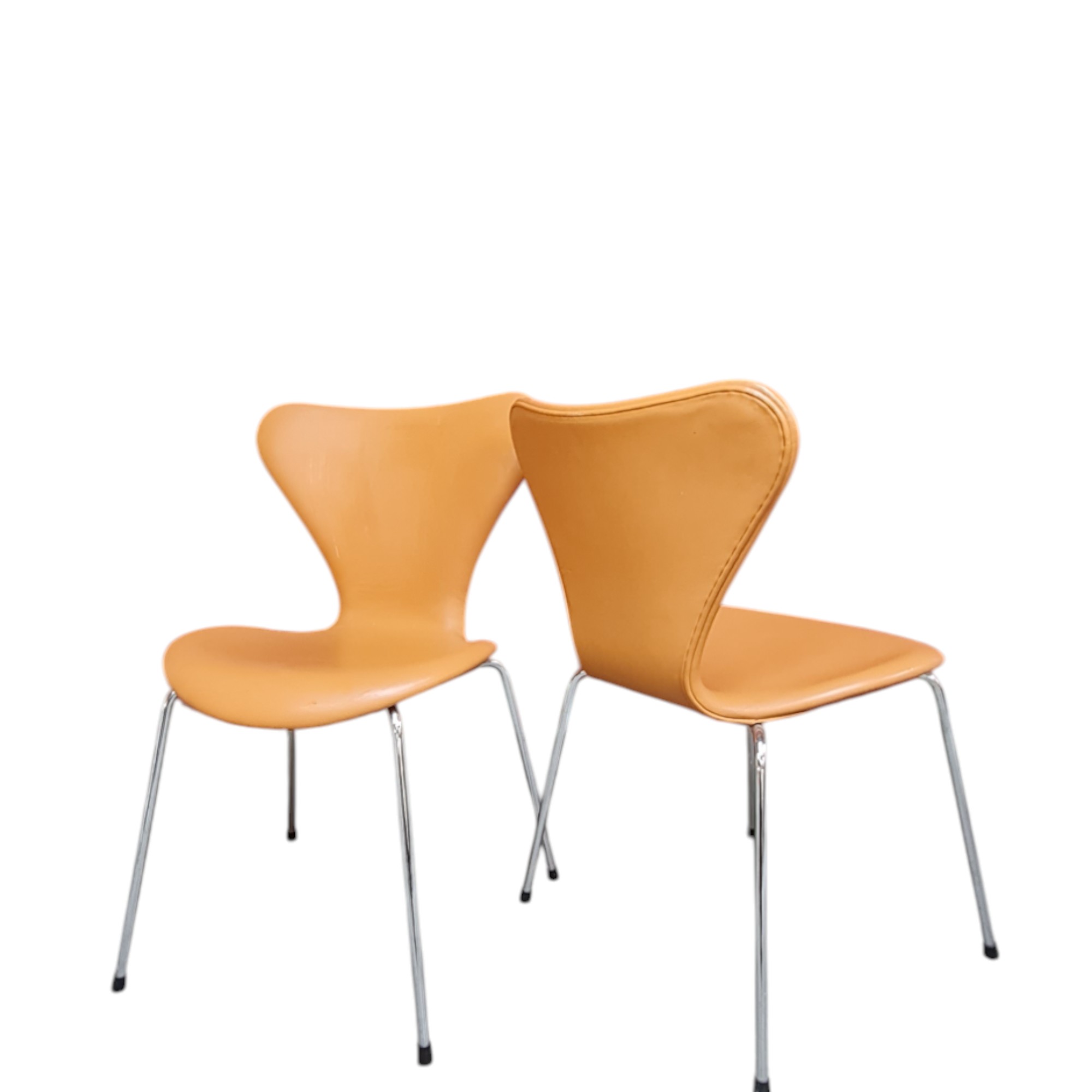 4 Spisebordsstole model 3107 | Arne Jacobsen | Fritz Hansen | Nougatfarvet læder