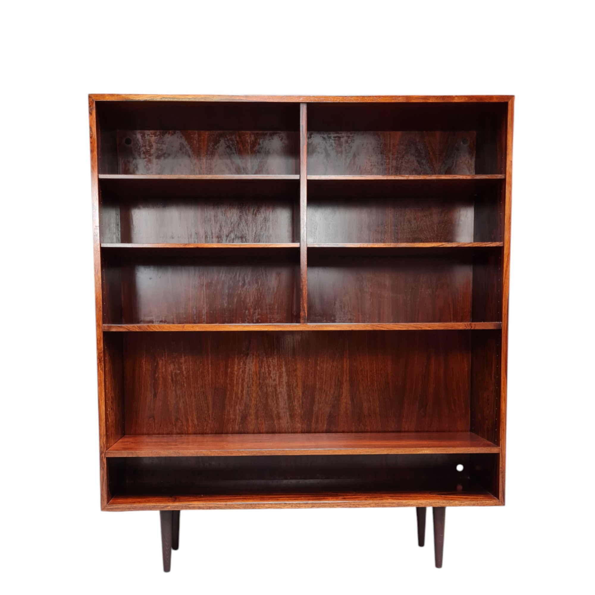 Klassisk bogreol af Gunni Omann for Omann Junior, 1960’erne