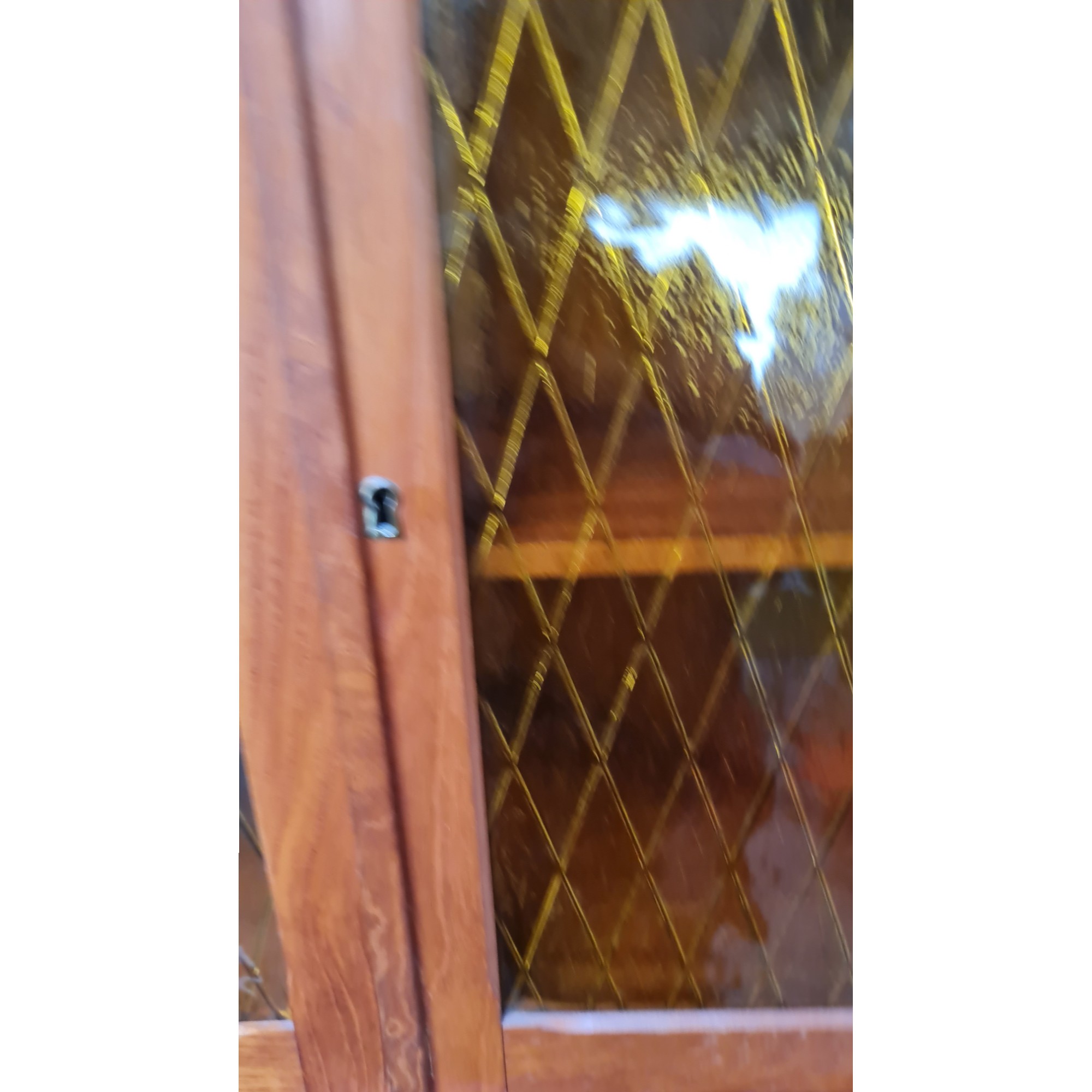 Hjørneskab Dansk med blyindfattede ruder | Dansk design | Teak