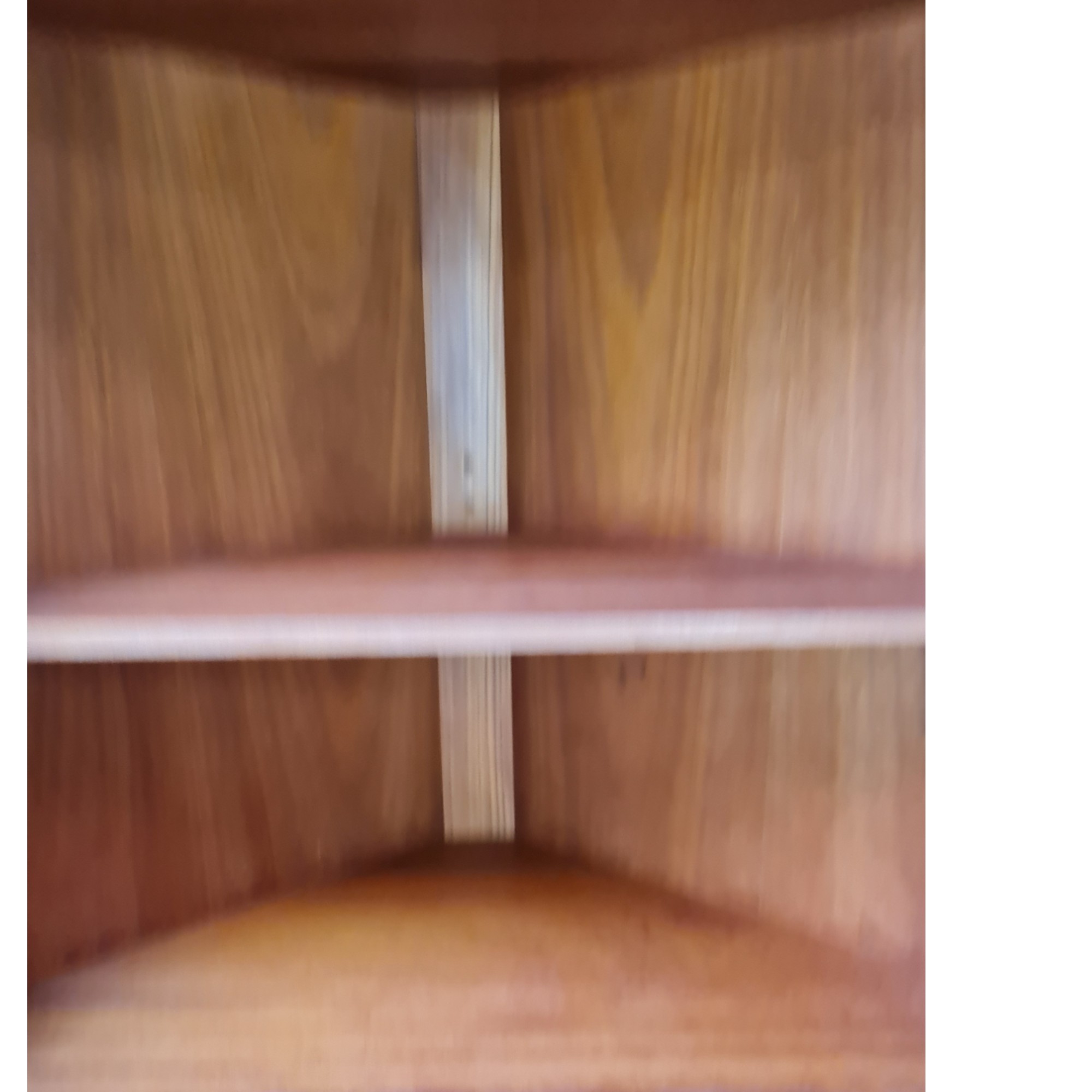 Hjørneskab Dansk med blyindfattede ruder | Dansk design | Teak