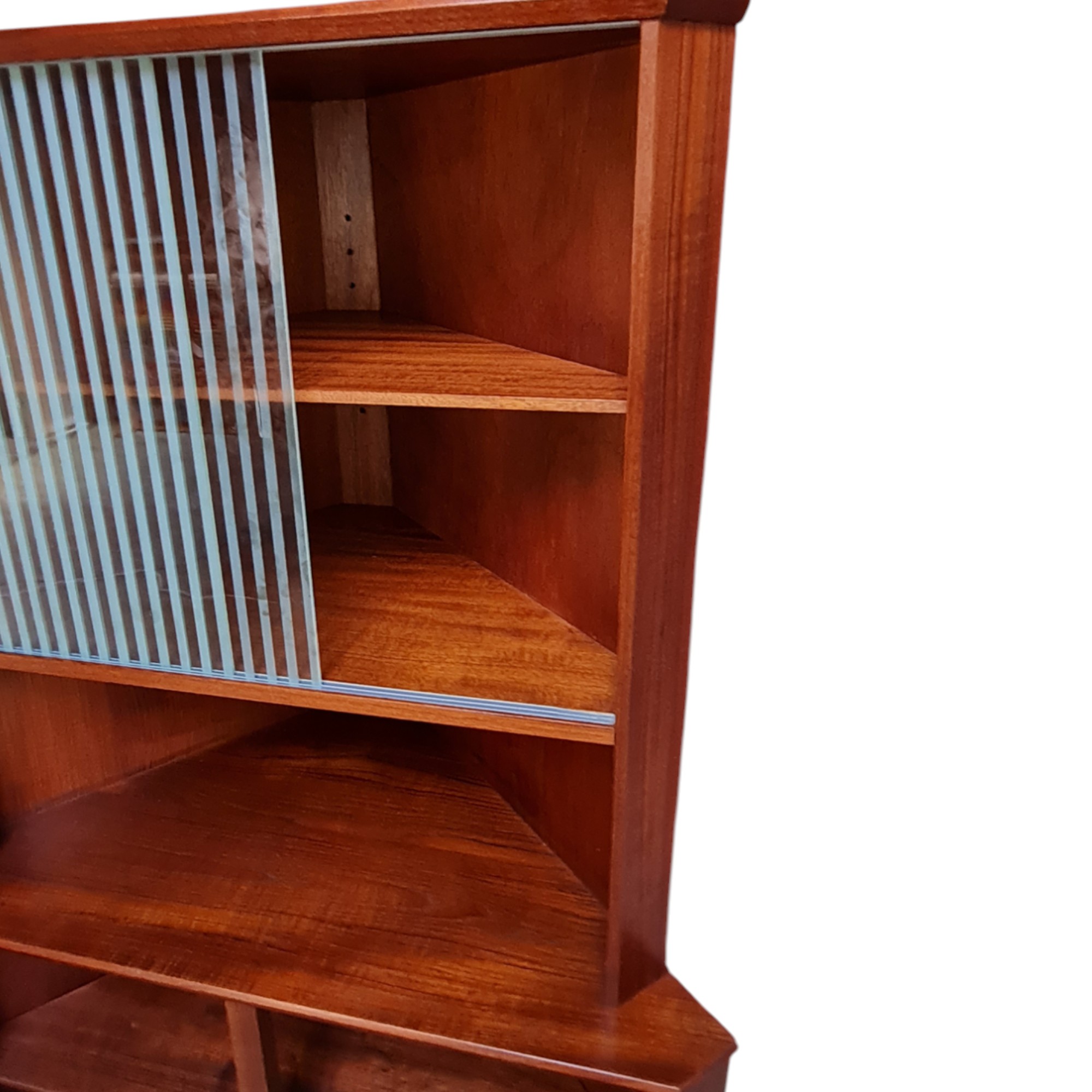 Hjørneskab med slebet glas og to låger | Dansk design | Teak