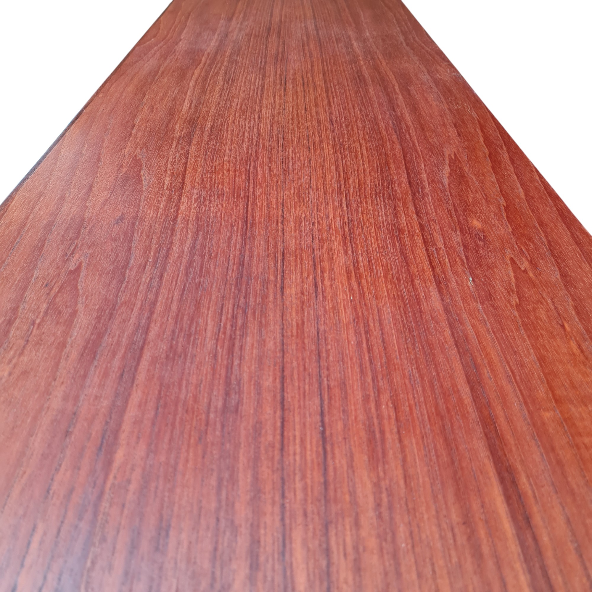 Skænk med 2 skydelåge, 2 almindelige låger samt 3 skuffer | Dansk design | Teak