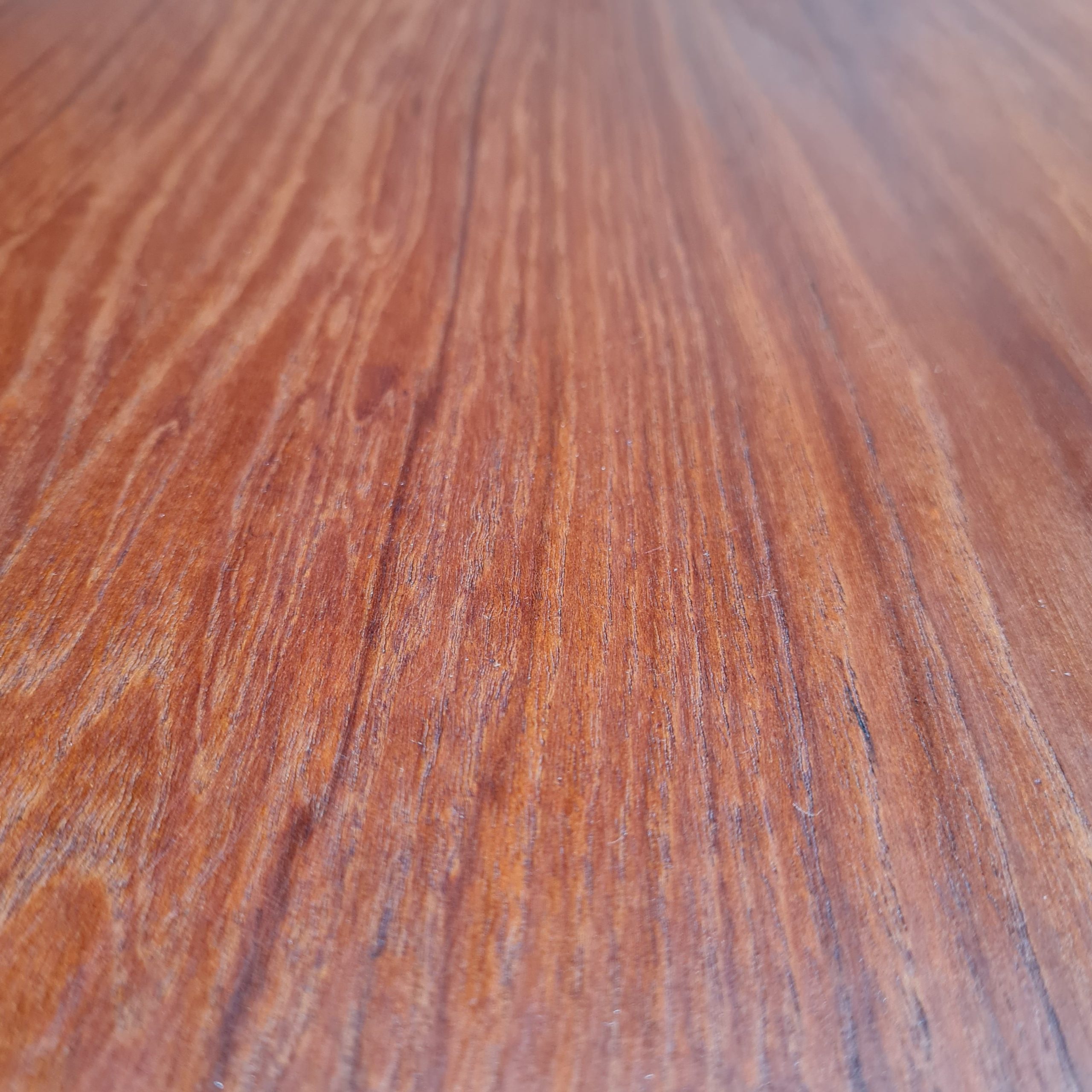 Stor skænk med 4 skydelåger og 4 skuffer | Dansk design | Teak