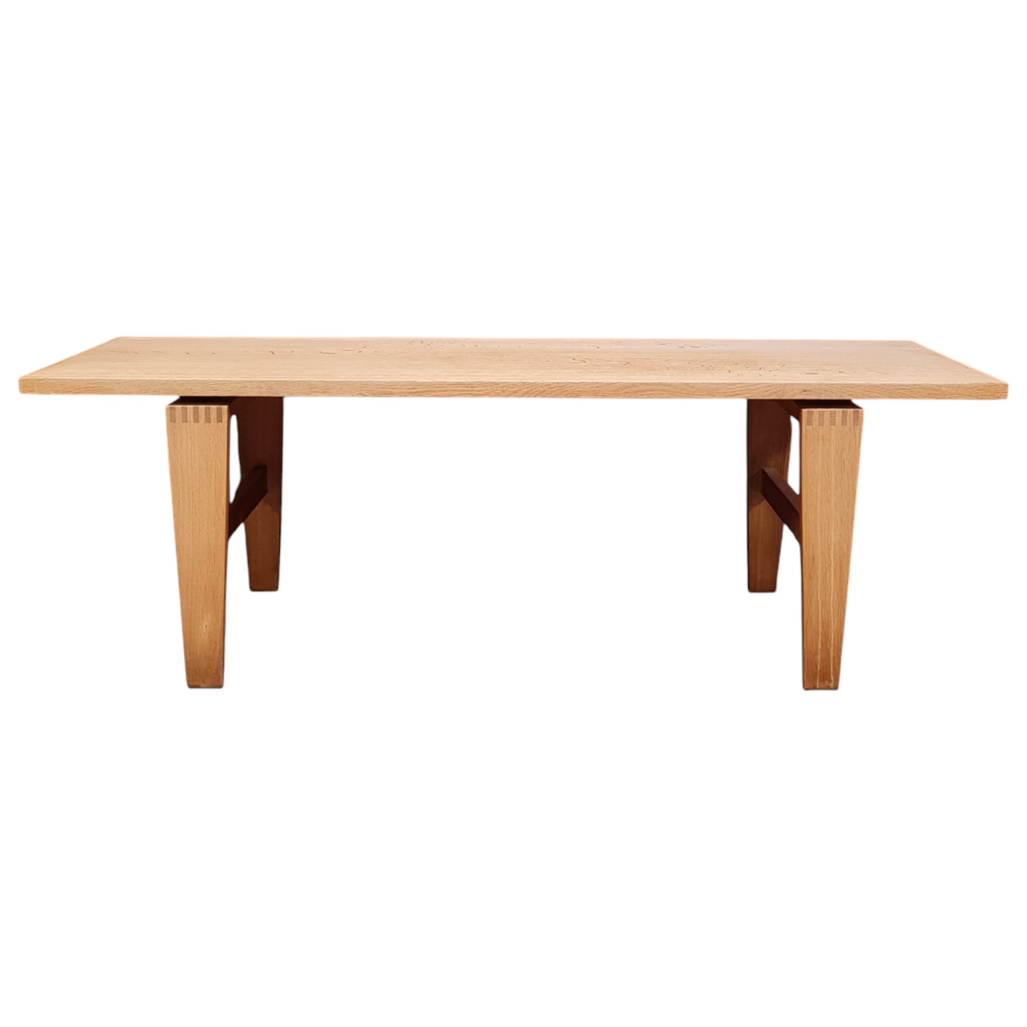 Sofabord med "svævende" bordplade | Odense Stole og Møbelfabrik | Massiv eg