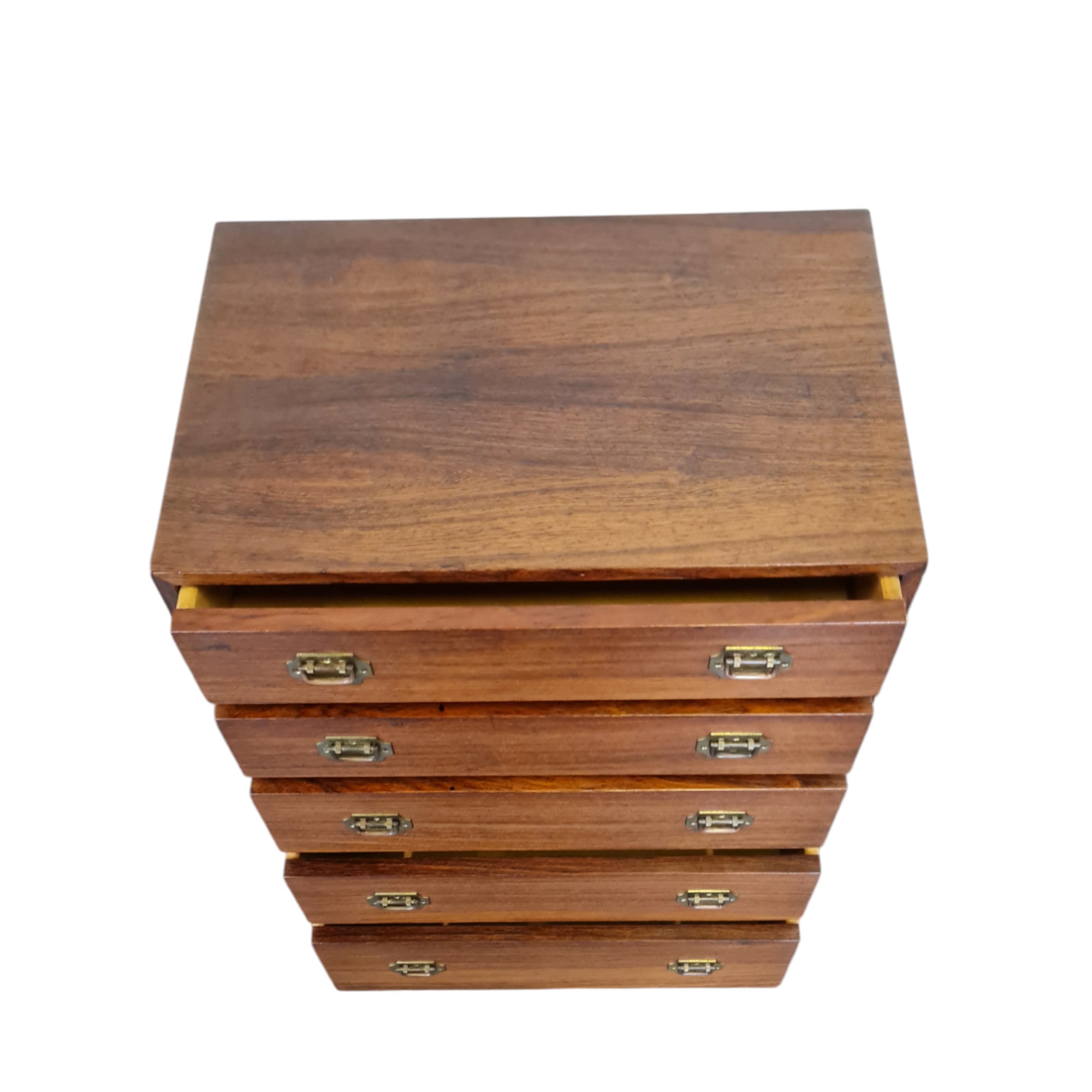 Lille kommode med 5 skuffer og messinggreb | Henning Korch | Silkeborg møbelfabrik | Palisander