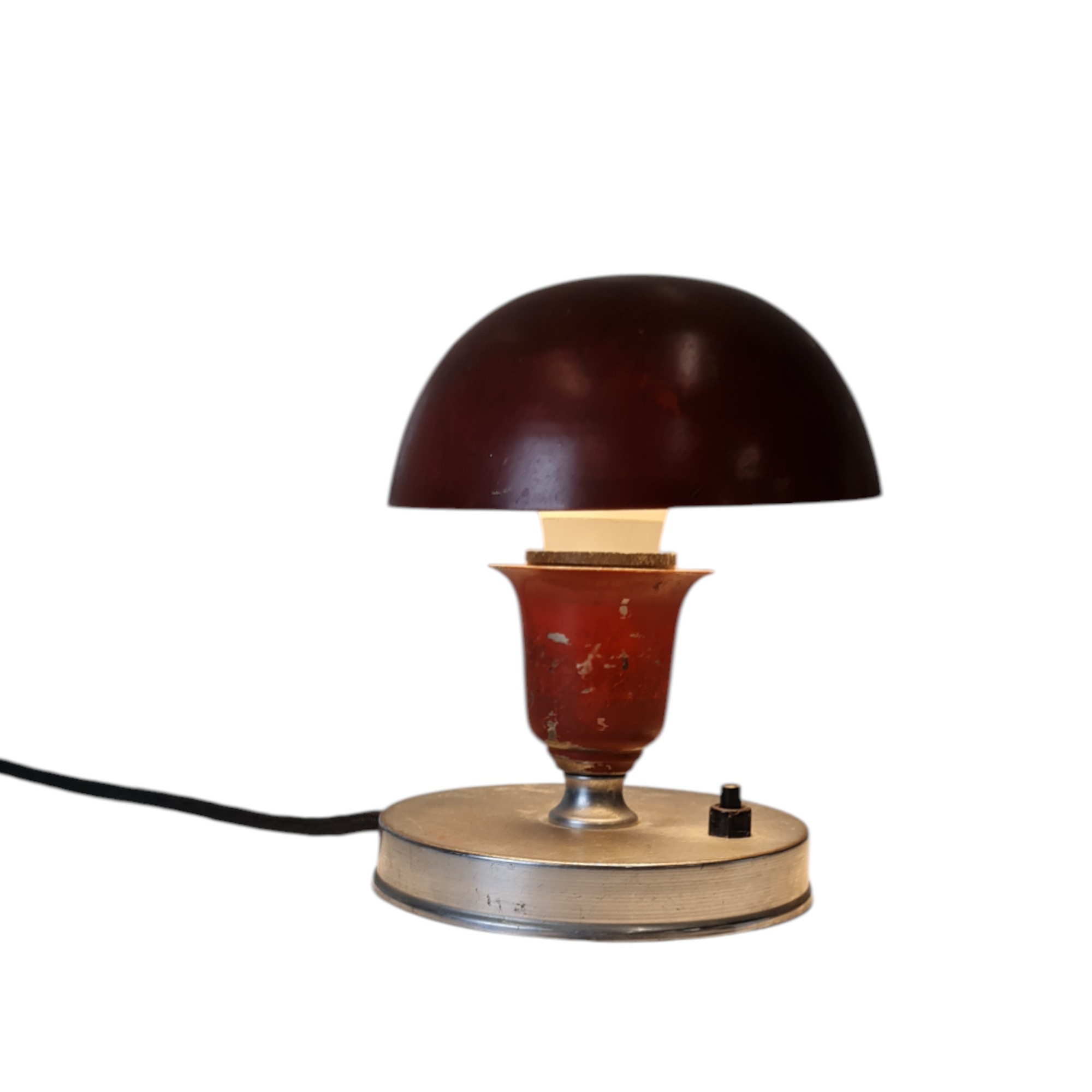 Klokkelampe til bord eller væg | Dansk design | Lakeret metal