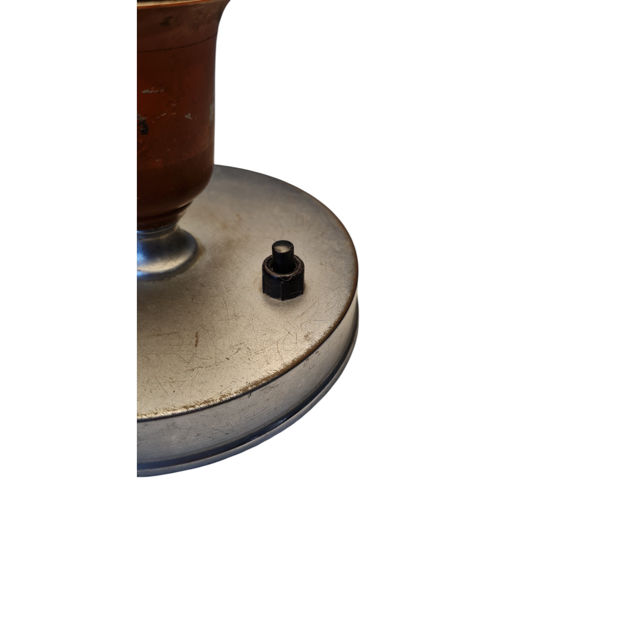 Klokkelampe til bord eller væg | Dansk design | Lakeret metal