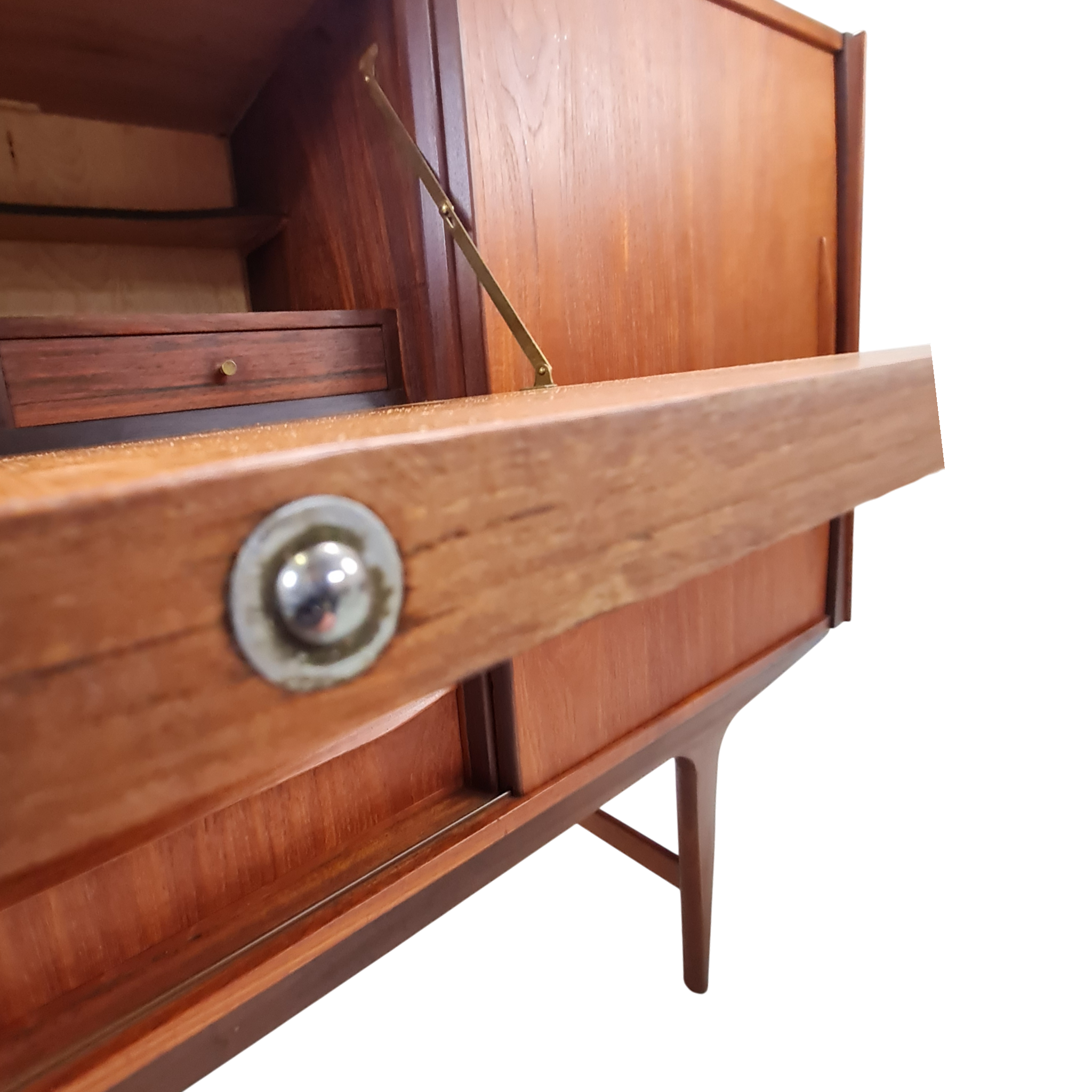 Skænk med to skydelåger tre skuffer samt barskab | Dansk design | Teak