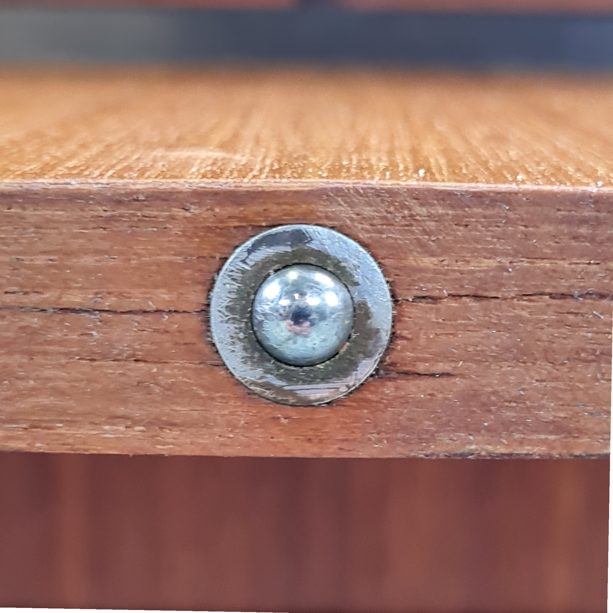 Skænk med to skydelåger tre skuffer samt barskab | Dansk design | Teak